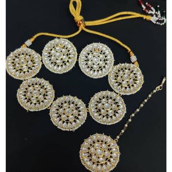 White crystal necklaces 1