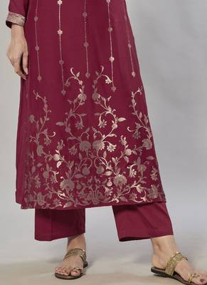 maroon embroidered jacquard zari_work long-kurtis 3