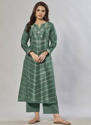 green embroidered jacquard zari_work long-kurtis 1