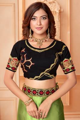 Green embroidered silk blend saree with blouse 5