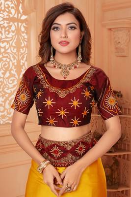 Yellow embroidered silk blend saree with blouse 5