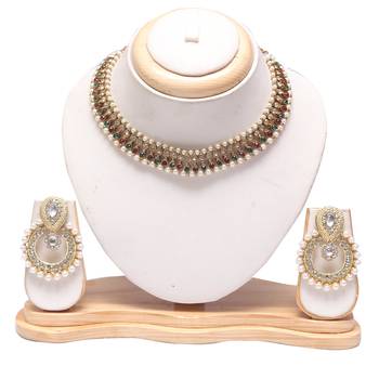 Multicolour choker with beautiful pearl earrings online 1