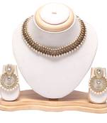 Multicolour choker with beautiful pearl earrings online