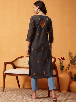 Hand Embroidered Grey Cotton Lucknow Chikan Women Kurti 2