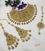 Multicolor necklaces