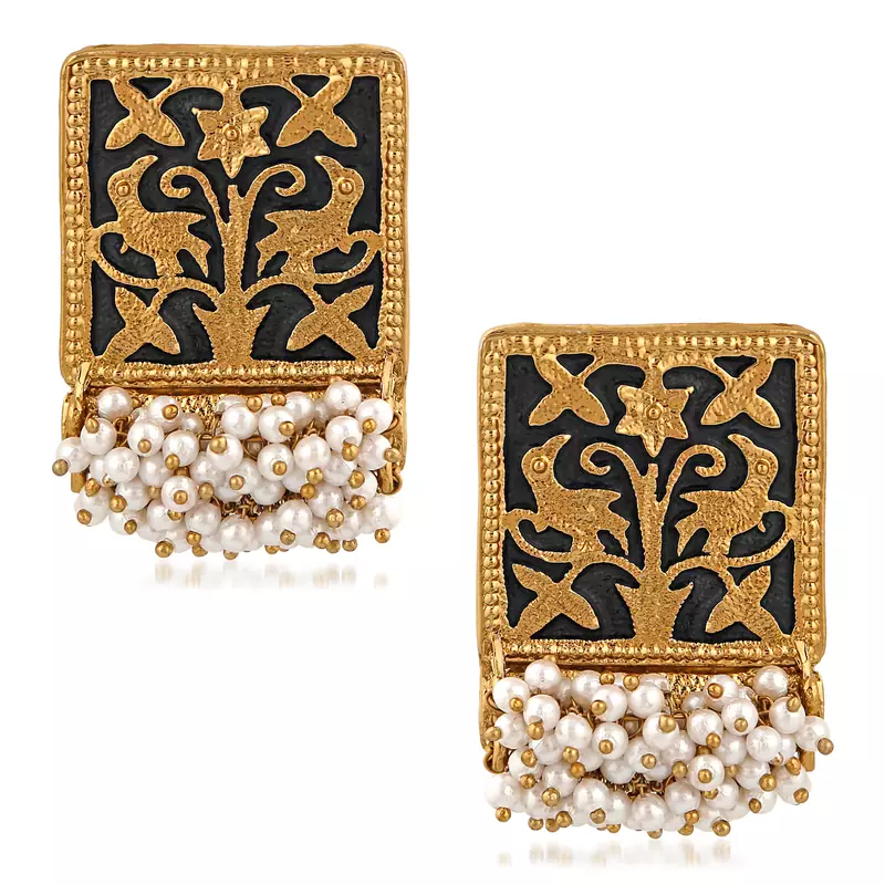 Black pearl earrings
