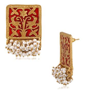 Red pearl earrings 3
