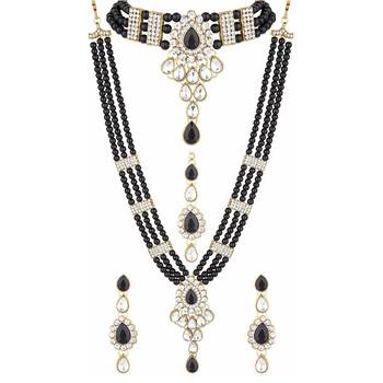 Black crystal necklaces 1