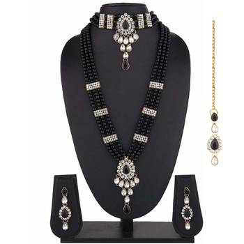 Black crystal necklaces 2