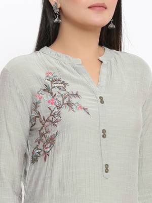 Ardozaa Womens Chiffon Rayon Embroidrered Straight Kurta (Grey) 2