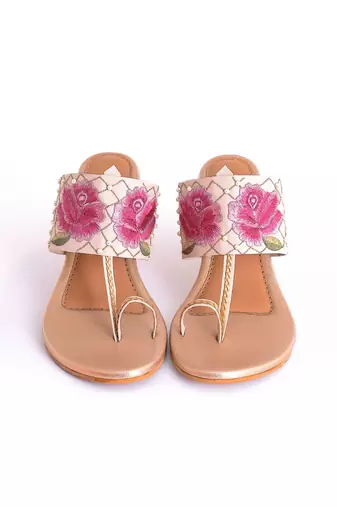Fiona Cr  me Kolhapuri Heel Sandals