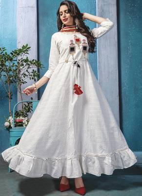 White Cotton Doria Long Kurti with Printed Dupatta 1