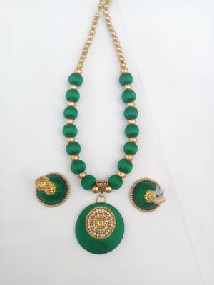 Green collar-necklace 2