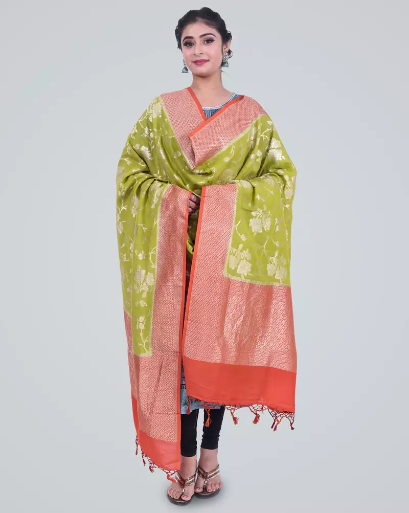 Banarasi Pure Munga Silk Handwoven Contrast Dye Dupatta