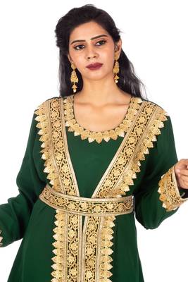 Bottle green Moroccan Kaftan with Sun-proof hijab 2