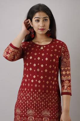 Maroon  Printed Rayon Kurtas And Kurtis 4