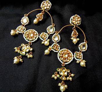 Gold kundan earrings 2