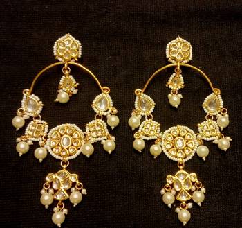 Gold kundan earrings 1