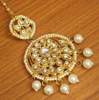 White pearl maang-tikka 2