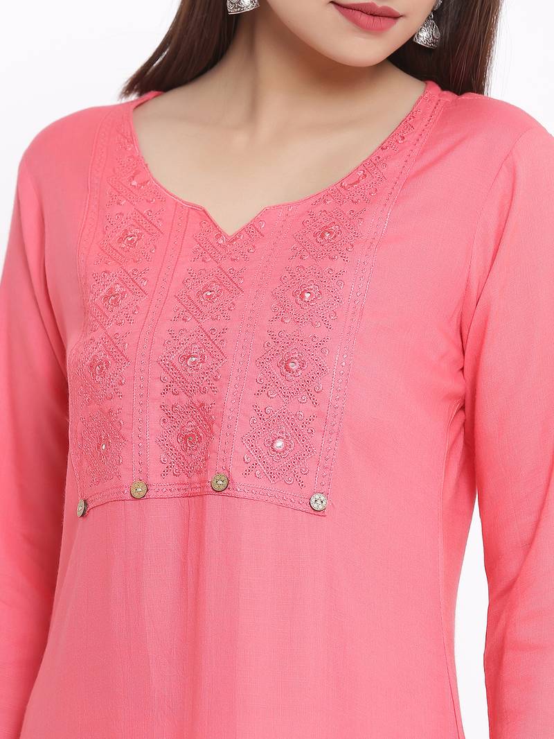 DAAVI Womens Rayon Embroidered Straight Kurta (Peach)