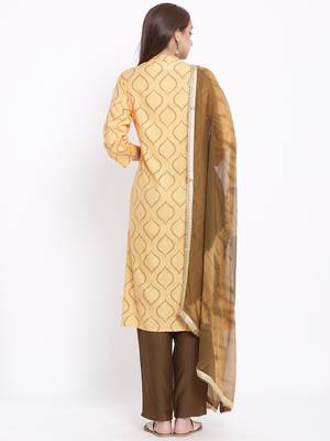 DAAVI Womens Rayon Printed Straight Kurta Palazzo Dupatta Set (Beige) 4