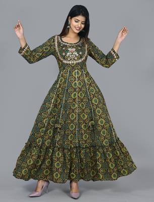 KAAJH Green Embellished Cotton Anarkali Kurta 1