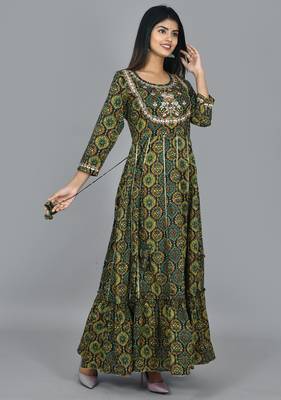 KAAJH Green Embellished Cotton Anarkali Kurta 3