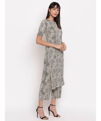 Crepe animal print kurti paired with matching trousers 3