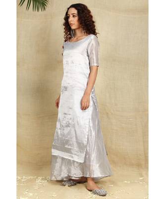 Silver cotton tissue kurti and flared palazzo paired with red velvet duppatta 4