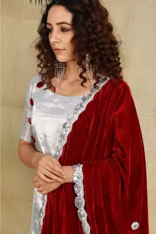 Red velvet duppatta with beautiful laces all over and pillow tassels