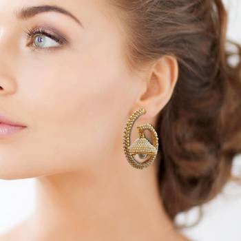 Gold onyx earrings 2
