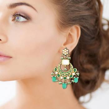 Green kundan earrings 2