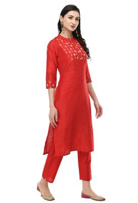 Women Straight Embroidery Silk Kurta With Solid Pant(Red) 3