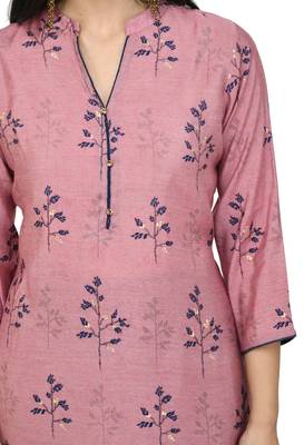 Women Straight Printed Muslin Kurta With Pant(Pink) 4
