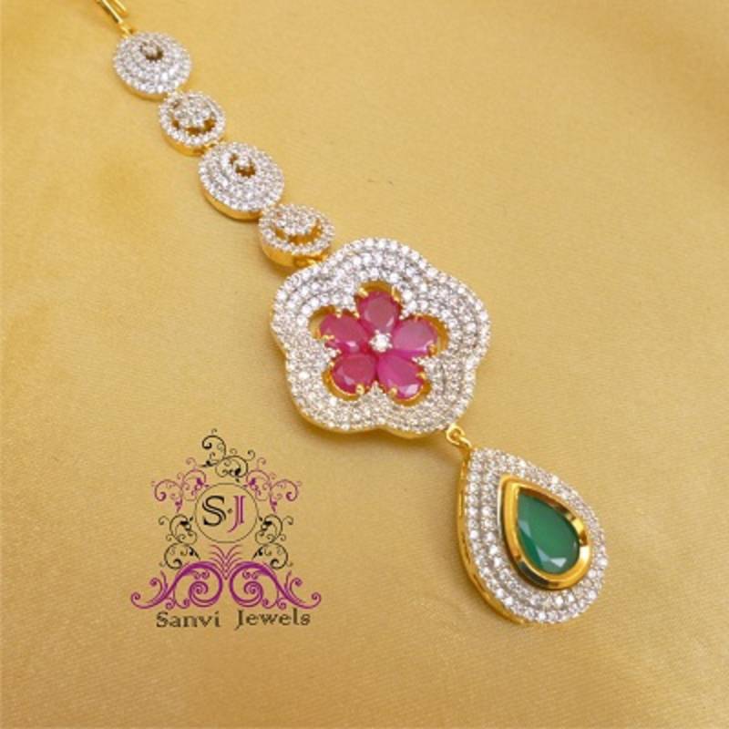 Flower Pattern Maang Tikka 