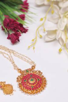 Multilayer pearl mala temple jewellery set