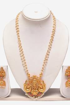 Multilayer pearl mala temple jewellery set