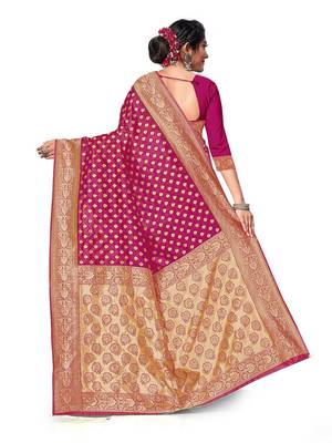 Mehrang pink Woven Banarasi Silk Saree with Blouse  4