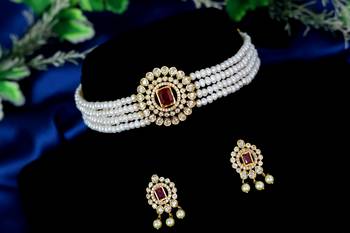 Multicolor pearl chokers 1