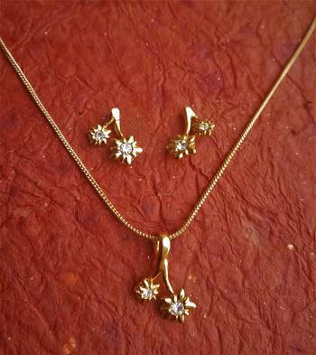 RozMili 18k Gold plated metal pendant set with earrings 5