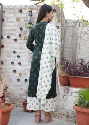 Dark-green printed rayon kurta-sets 3