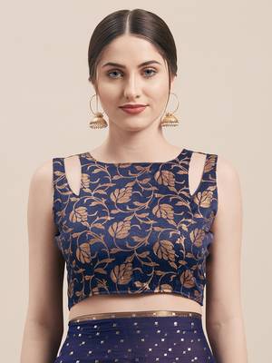 Blue printed georgette saree with blouse 3