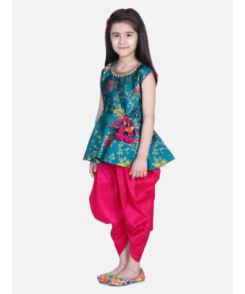 BownBee Jacquard Sleeveless Pelum With Silk Dhoti- Green