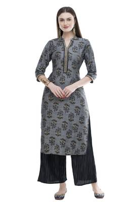 Women Gotta Patti Embroidery Kurta With Printed Pant(Mrp102) 1