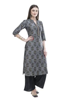 Women Gotta Patti Embroidery Kurta With Printed Pant(Mrp102) 3