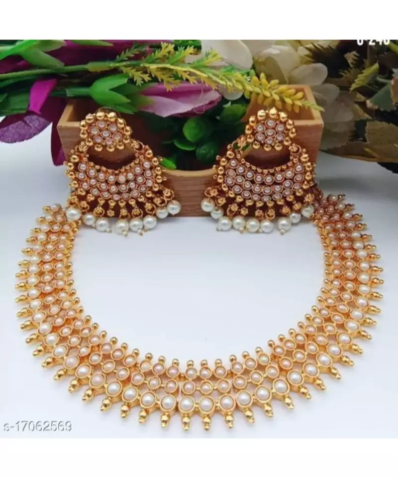 Kayaa Gold plated Richies Designed Beautiful Choker Set For Wedding