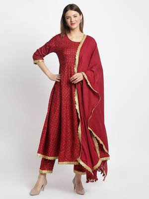 Red embroidered cotton ethnic-kurta pant set With Dupatta 1
