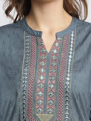 Grey embroidered rayon ethnic-kurta pant set 4