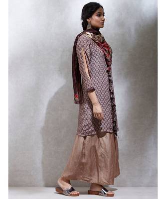 Brown & Beige Dabbu Print Kurta With Trouser And Scarf 4