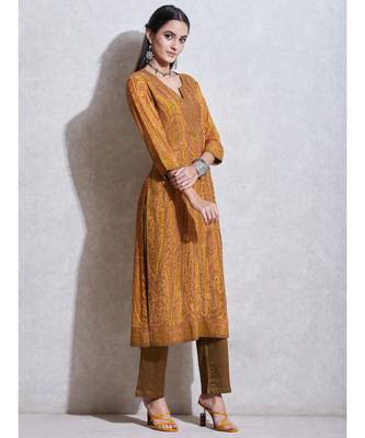 Round Neck 3/4 Sleeves Kurta with Trousers & Dupatta 4